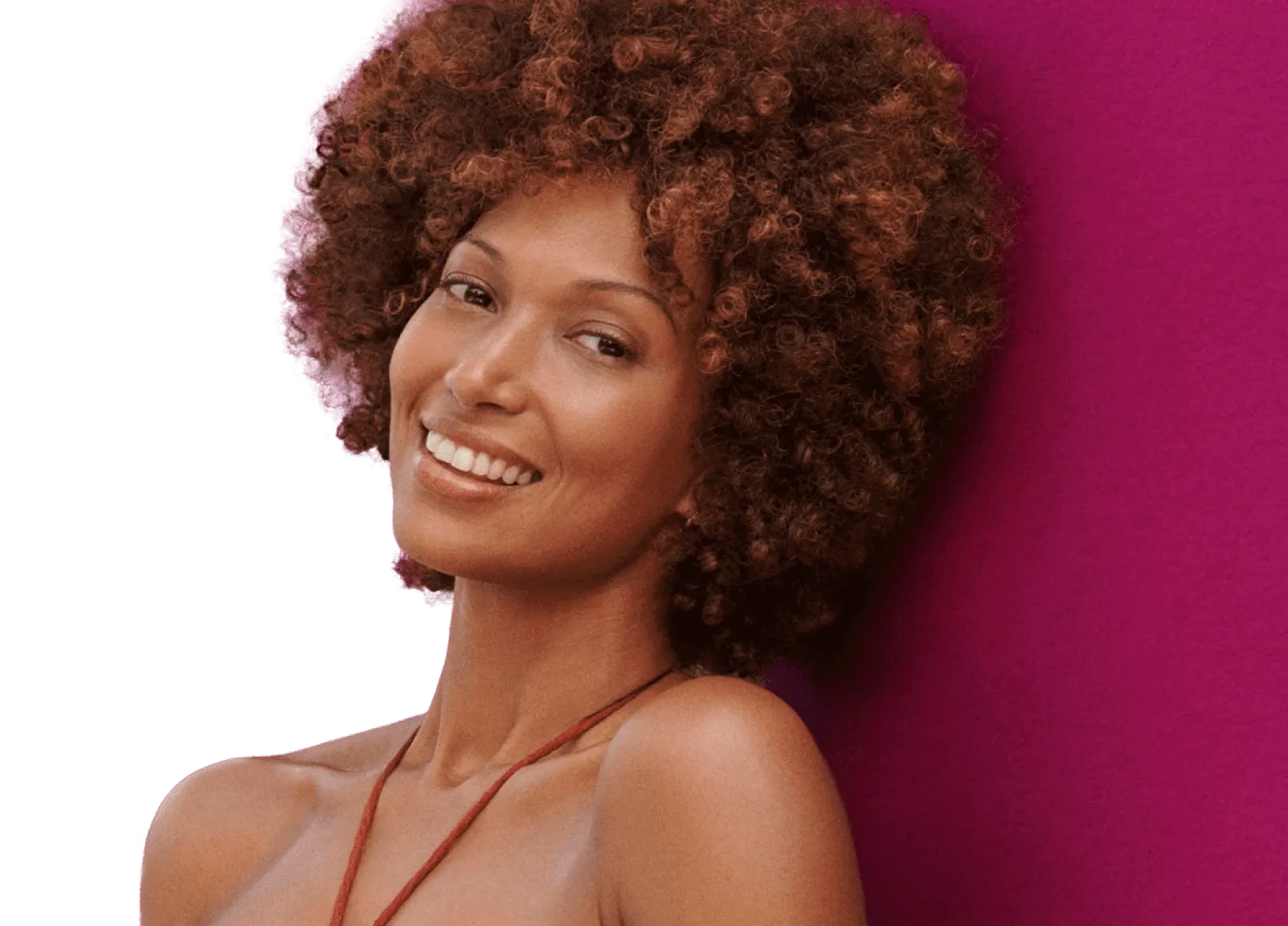 Mujer con piel luminosa — resultado Sculptra